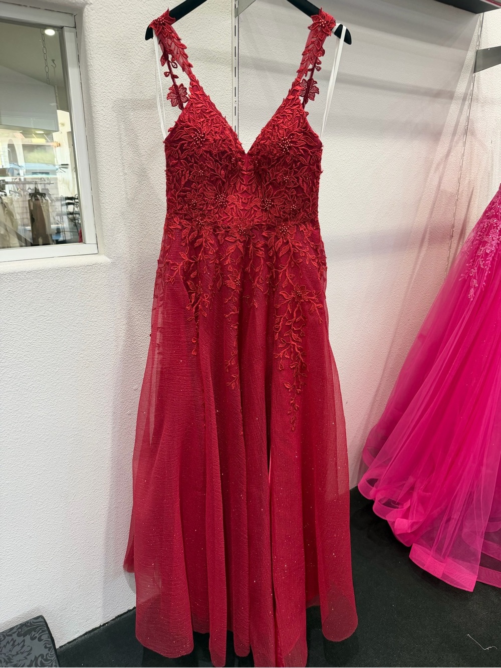 Elegant Red Embroidered V-Neck Evening Gown - Picture 2 of 8